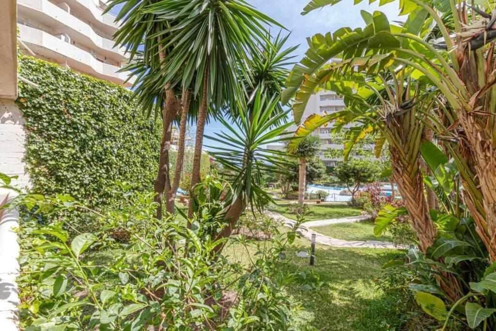 797 Holiday Rentals- Precioso Piso Con Vistas Al Jardin En Benalbeach Benalmádena Extérieur photo